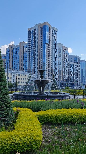 Фонтаны у Управления РЖД на Челюскинцев в мае #екатеринбург #mycity #walking
