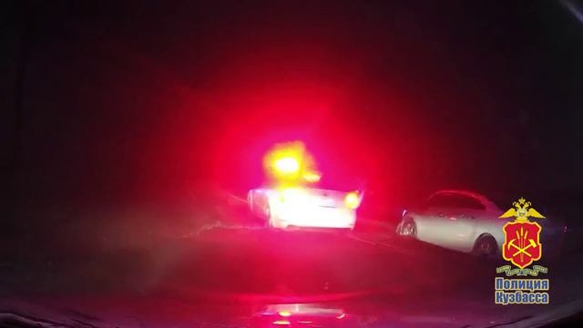 В Кузбассе гонки с полицейскими обернулись для нетрезвого лихача 13 протоколами и уголовным делом