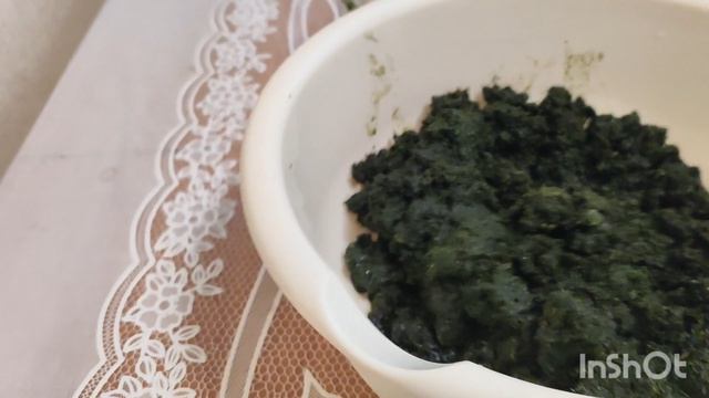 Крапива, лопух и немного подорожника.