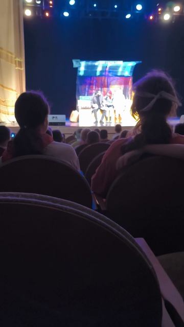 на спектакле красная шапочка