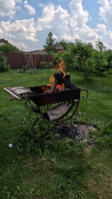 Впереди длинные выходные и как вариант не забыть пожарить шашлычок на даче!  С Праздником!!!