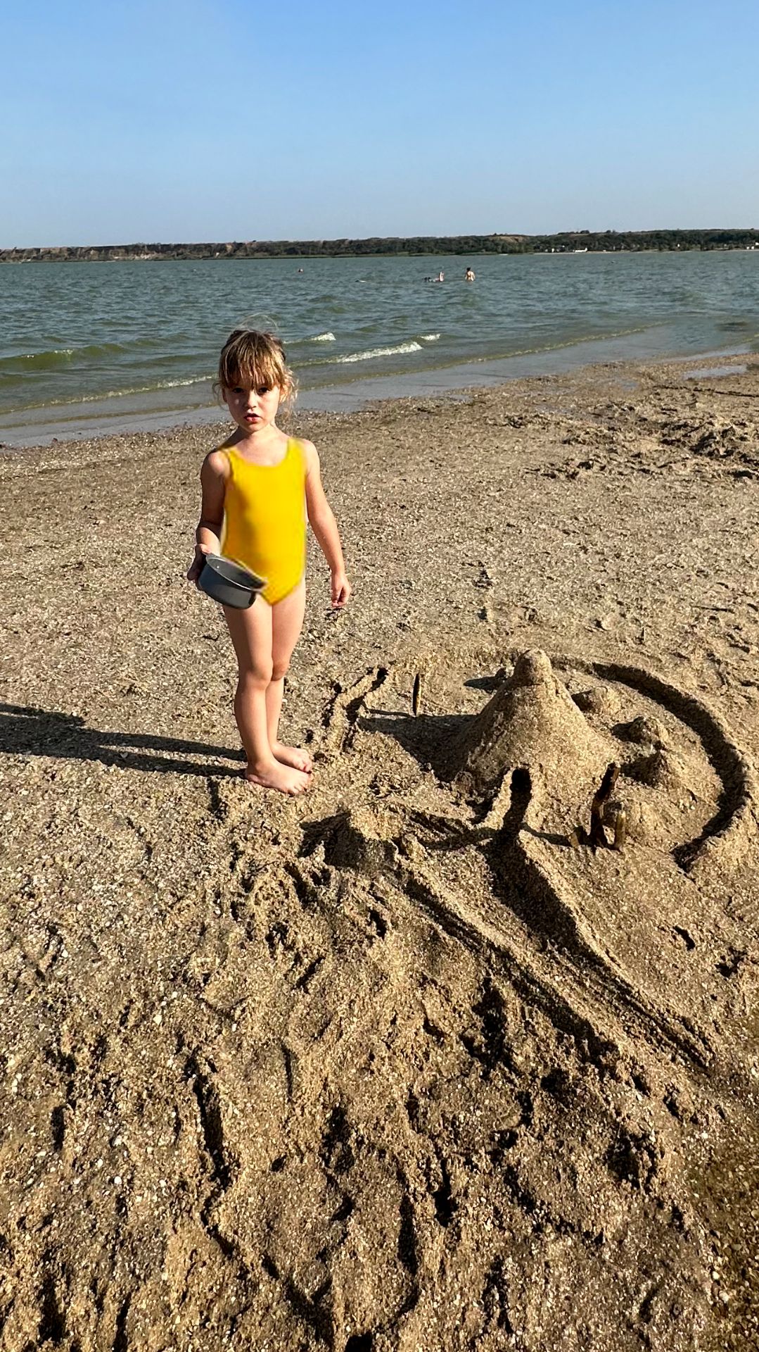 Арина встречает бабушку, гуляет по хутору и отдыхает на Азовском море