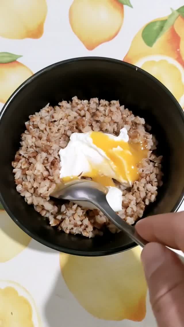 Гречка с яйцом пашот! Быстрый завтрак!
