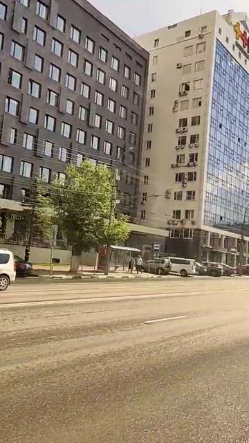 Об улицах! Есть улицы важные - многоэтажные!..