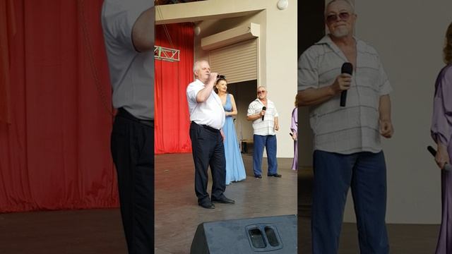 20260612 попурри советских песен СССР танцы Трутся об ось медведи Люди дикари Трын парк город Орёл