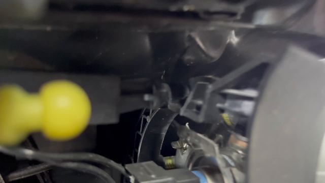 Volvo v40 - ремонт фар, замена линз на диодные Expression Drive