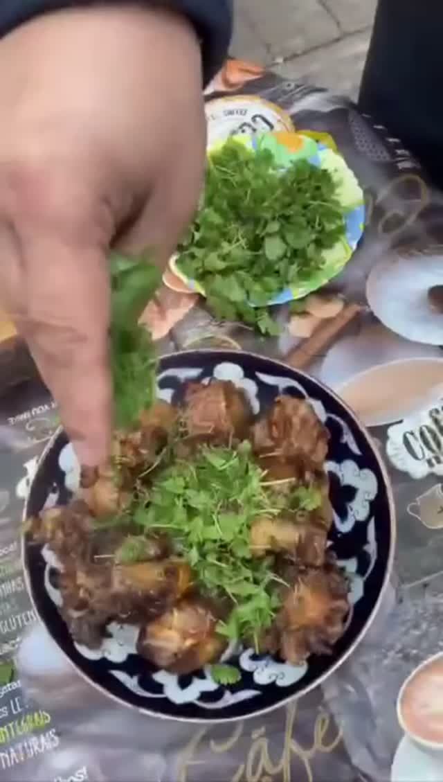 Говяжьи хвосты с овощами в казане!👍🏻