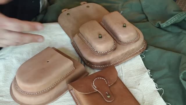 Маленькая сумка из кожи