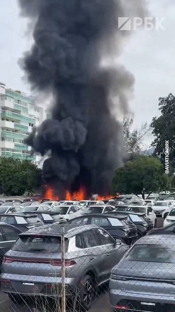 ГОРЯЧАЯ ПАРКОВКА...