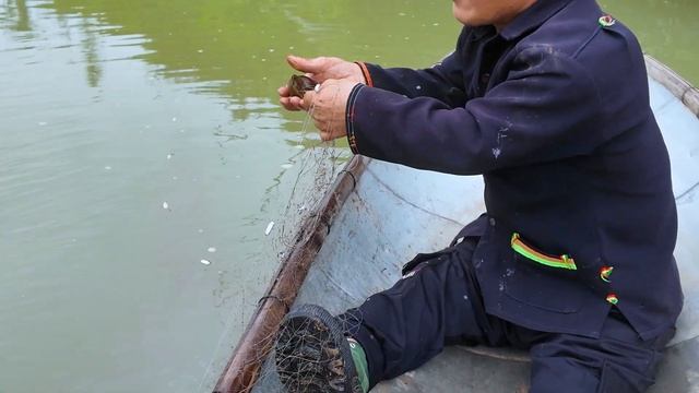 Карликовая семейка. Ловля рыбы с лодки. Добыча рыбы в ручье. Выживание в дикой природе