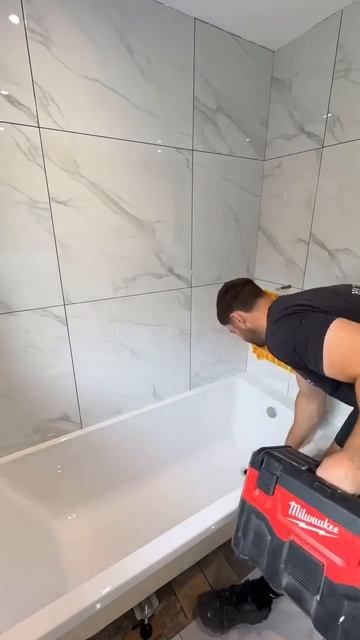 ⚒🛁 Ребята полностью обновили старую ванную комнату! В результате получилось замечательно!