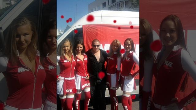 Самолеты летят