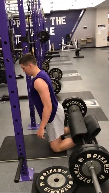 Nordic Hamstring Curls-Barbell+platse