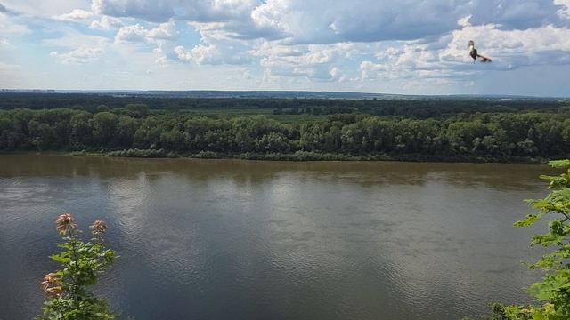 Отпуск на Урале (висячий камень, река Белая, Уфа).