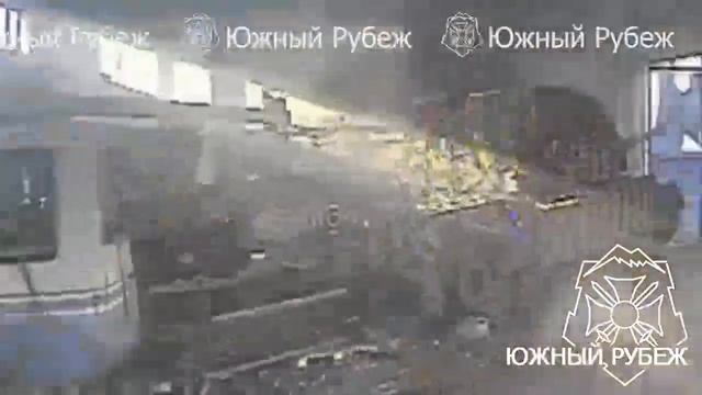 Уничтожение танка Leopard 1A5 ударами Fpv-дронов под управлением операторов из ГрВ 