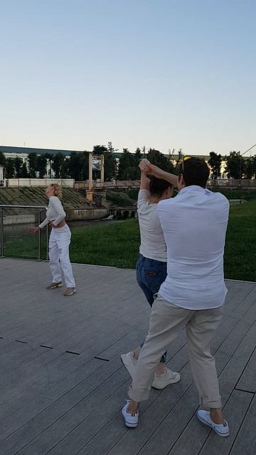 20260614 Приходите бесплатные уроки латино американские танцы сальса бачата Детский парк город Орёл