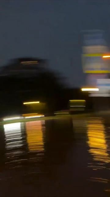 Ливень в Москве подземные переходы ушли под воду, люди на сапах! 🛶🌊