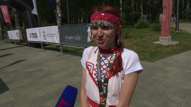 Около 800 человек приняли участие в костюмированном забеге ЭТНОРАН в парке «Швейцария»