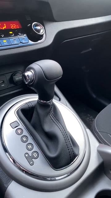 Kia Sportage 3. Перетяжка руля, ручки и юбки кпп