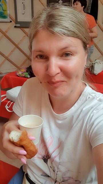 Калмыцкий чай мне не зашел, а вот кумыс очень даже понравился)