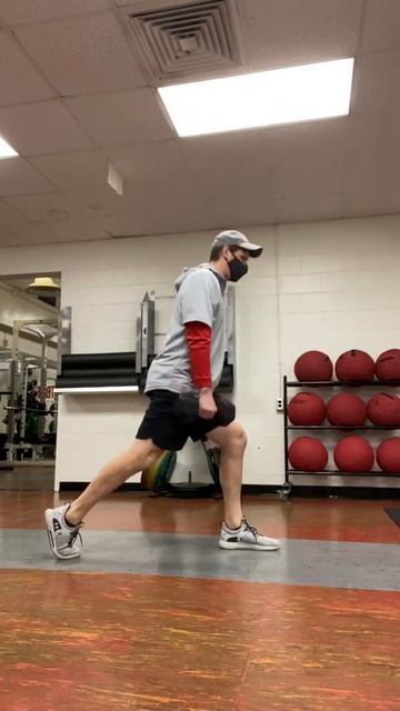 Oscillatory Split Squat Осцилляторный сплит-присед с весом