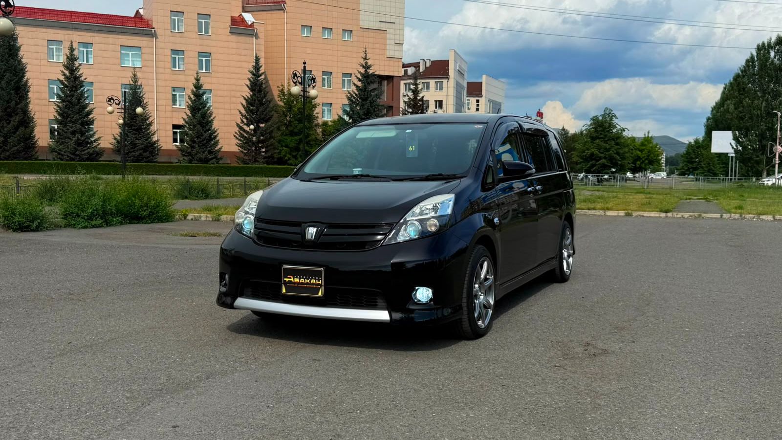Toyota Isis, 2014 год