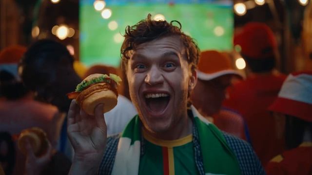 Реклама французского Burger King  и перекуса болельщиков