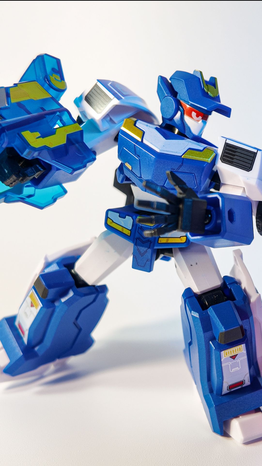 Mini Metal Cardbot Blue Cop