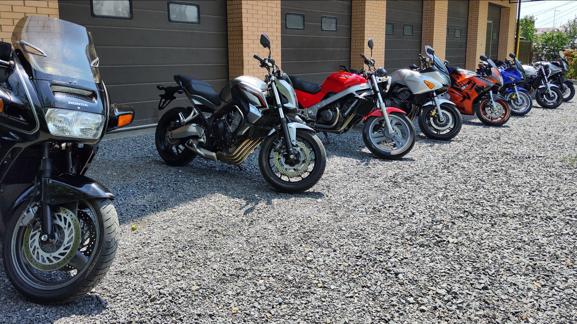 МотоАльфа Разгрузила Партию Мотоциклов Из Европы. Www.motoalfa.ru