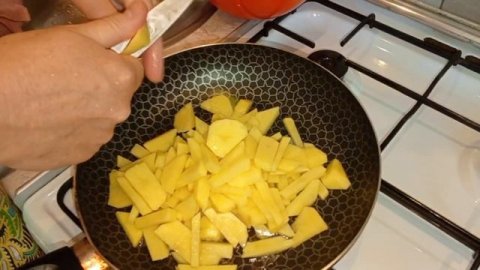 Жареные опята с картошкой.