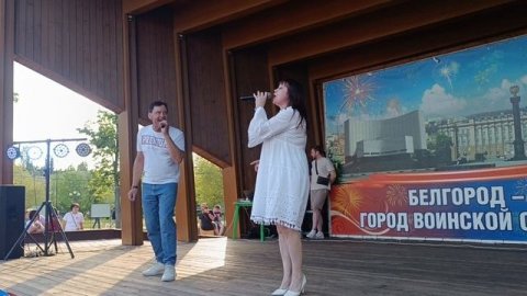 В парке на дискотеке . Ирина и Андрей поют для друзей! 21.06.26
