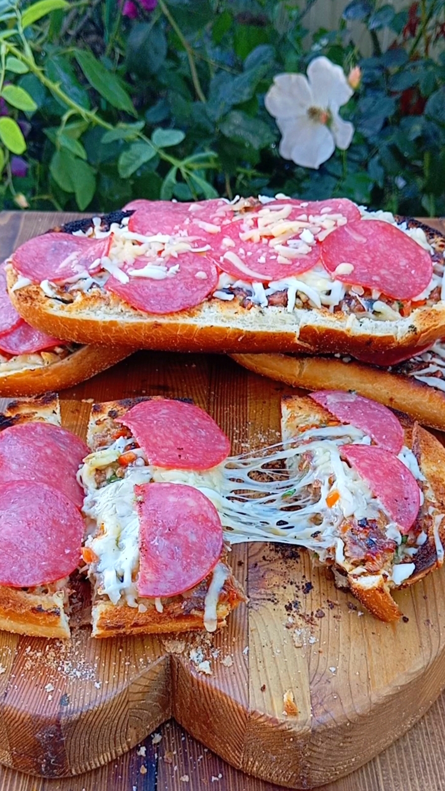 Фаршированный батон с фаршем и сыром на углях 🥖🧀🔥