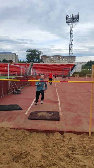 Прыжки в высоту старинным способом