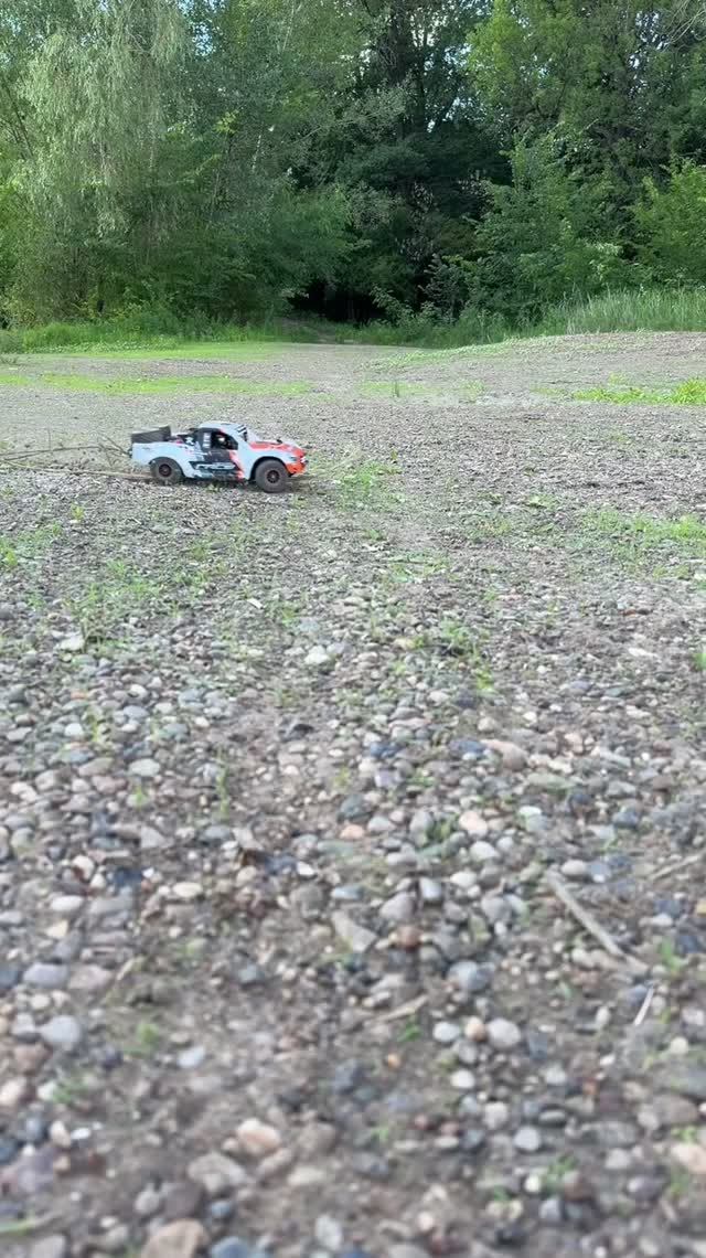 Красивый прыжок и дрифт на стоковом HB RD-1201 в замедленном видео #rc #rccar #scale #rclife #rcfun
