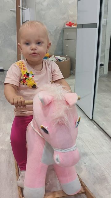 Внучка танцевать учится .
