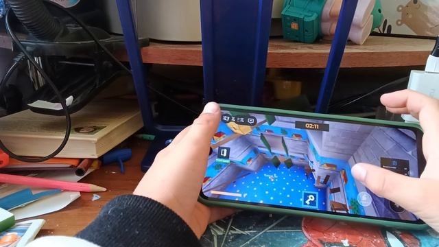 красная Roblox вернулись