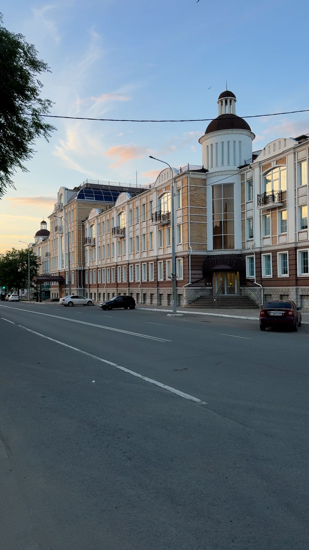 Административное здание по улице Цвиллинга / #оренбург #город #архитектура