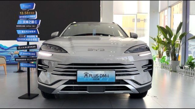 The New 2025 BYD Song Plus PHEV - Exterior And Interior 🚗🛋️