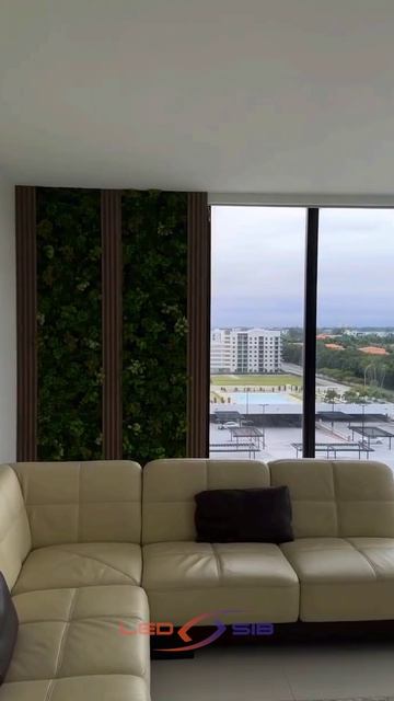 Фитостена с подсветкой: живой декор, который светится 🌿💡