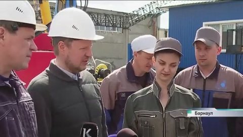 Виктор Томенко посетил предприятие Алтайлесмаш