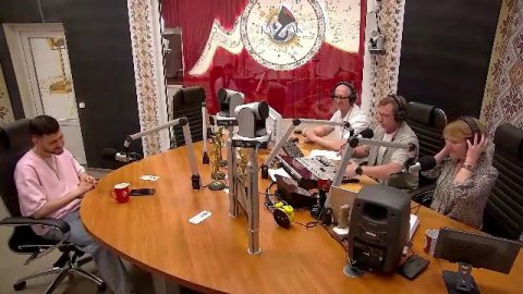 Куда вы поступали и кем сейчас работаете? Гость: Мелкон Вартанов, автор и исполнитель песен