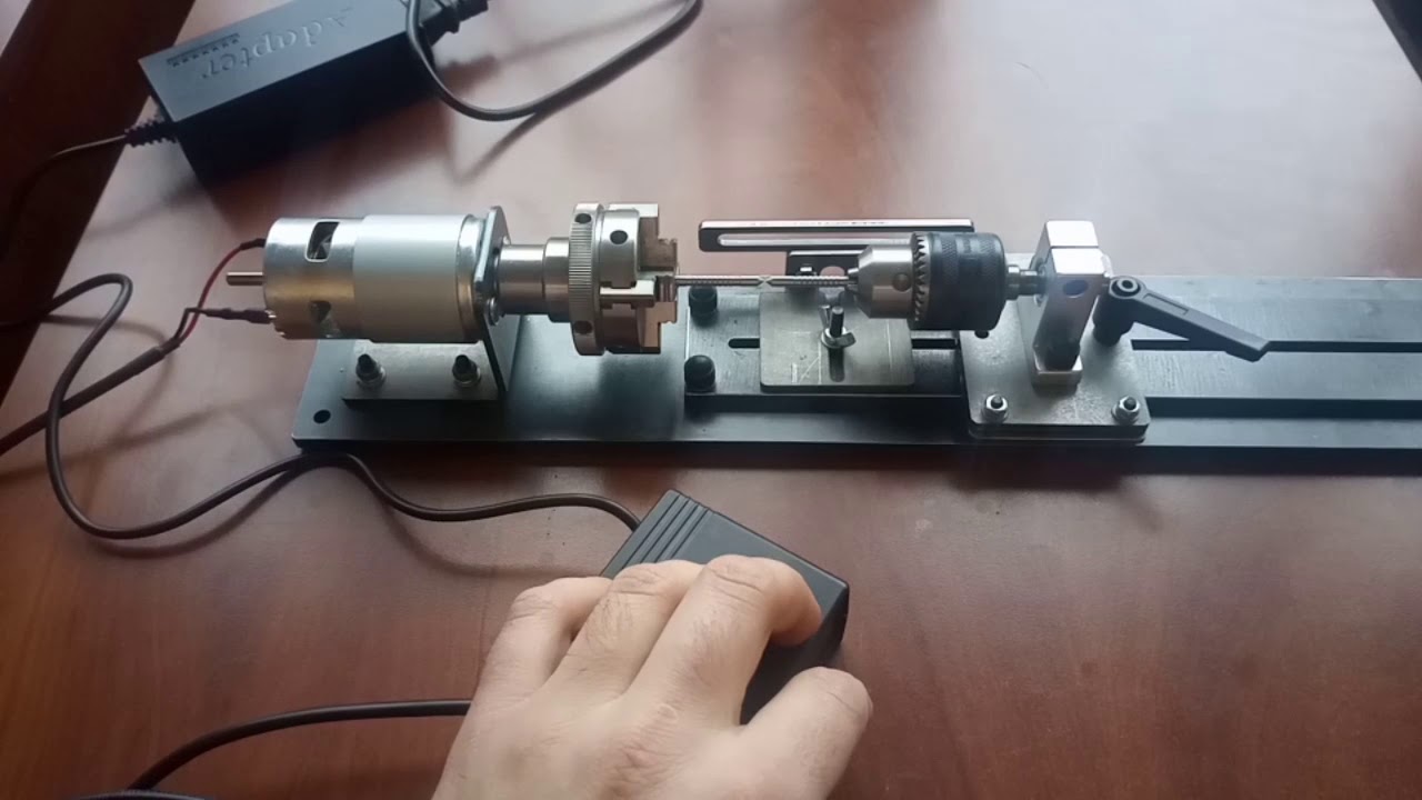 Настольный токарный станок