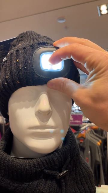 🔦 Гениальная находка на зиму! Шапка со встроенным LED-фонариком