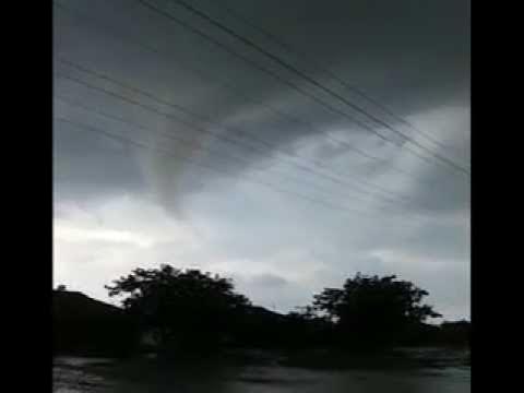 Воронка-облако в Харьковской области. Funnell Cloud In Kharkiv Region June 1, 2014