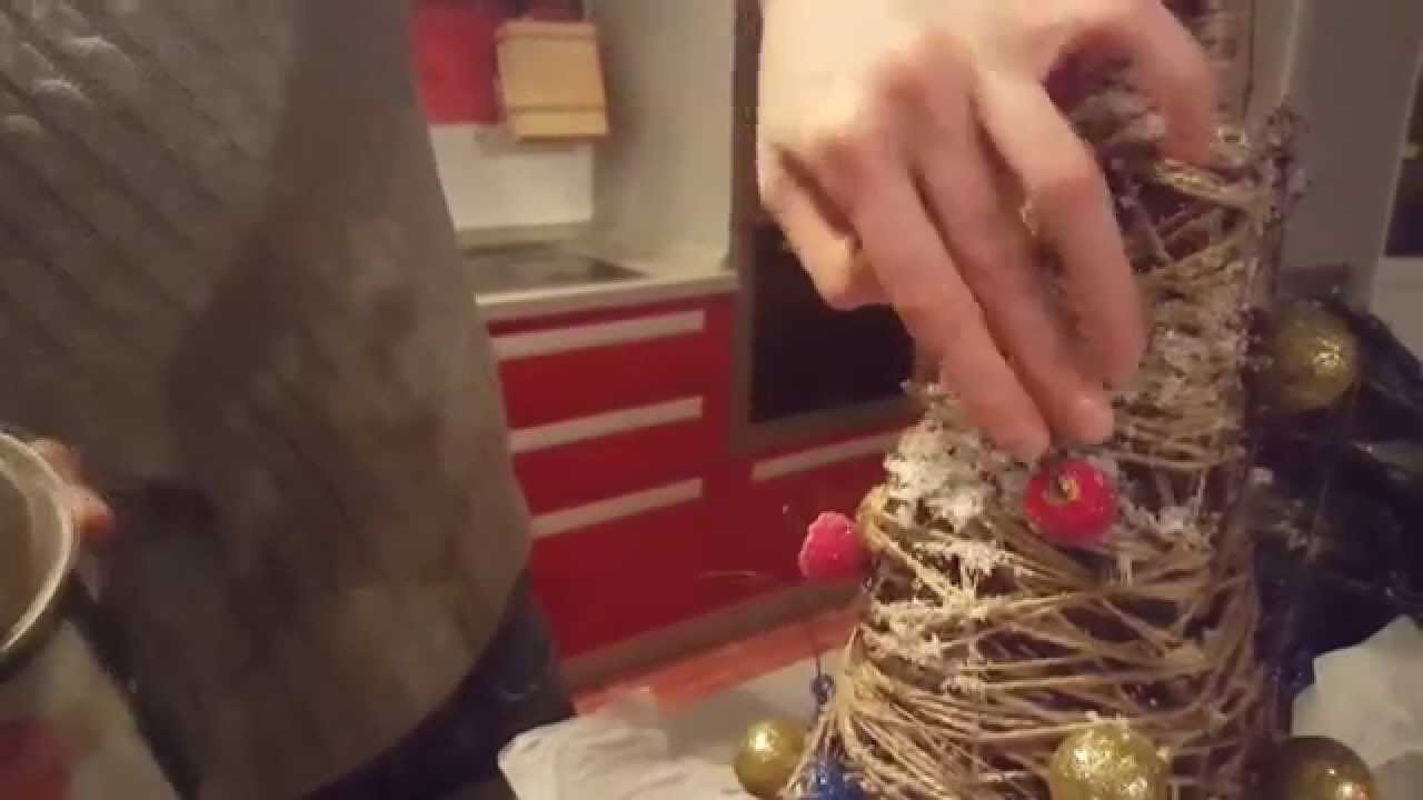 Елочка из подручных средств.