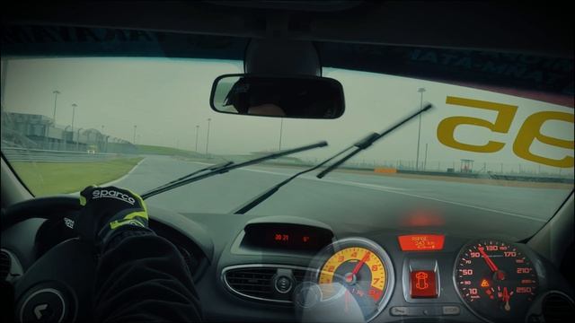 🏁 Clio 3 RS на Igora Drive | Холодно. Скользко. Сыро.
