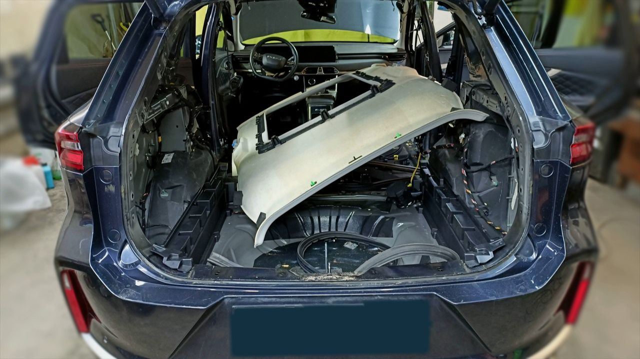 Снятие потолка Exeed TXL