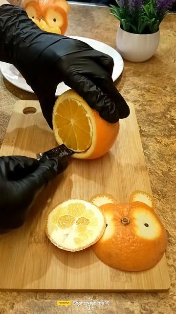 Как красиво нарезать апельсин: Мишка из апельсина! 🍊🐻