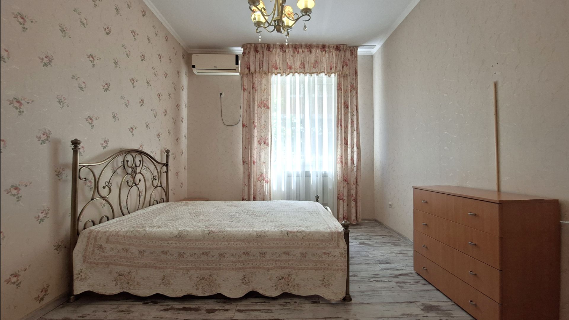 Продается 2х ком квартира в центре Анапы 8(928)429 94 99 Оксана