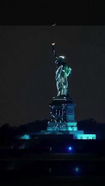 Крутое шоу на день независимости в США